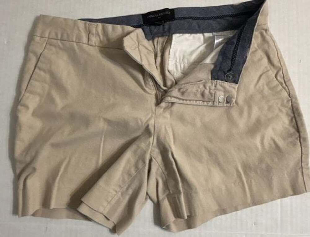 Banana Republic Women's Beige Chino Shorts Size 4